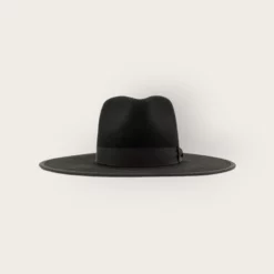 כובע פדורה שחור